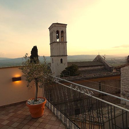 Апартаменты Scappo In Umbria, La Casa Di Eude Ассизи Экстерьер фото