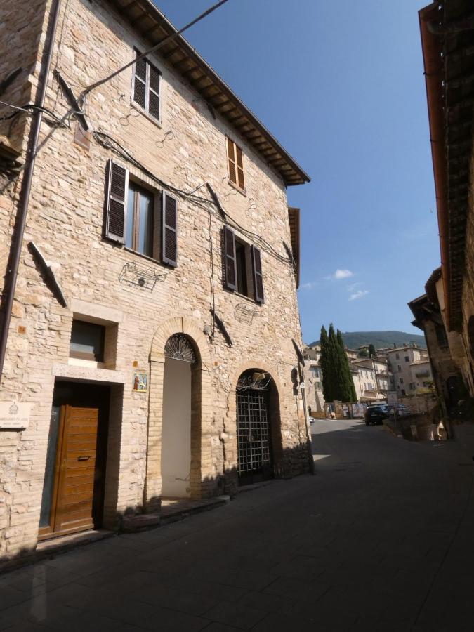 Апартаменты Scappo In Umbria, La Casa Di Eude Ассизи Экстерьер фото