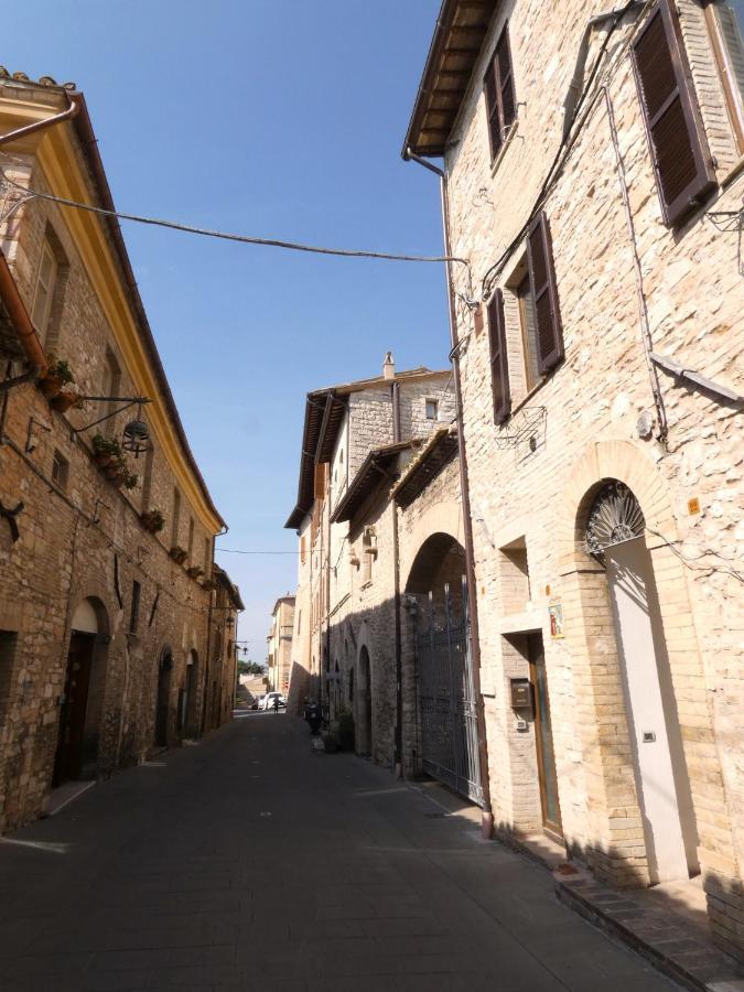 Апартаменты Scappo In Umbria, La Casa Di Eude Ассизи Экстерьер фото